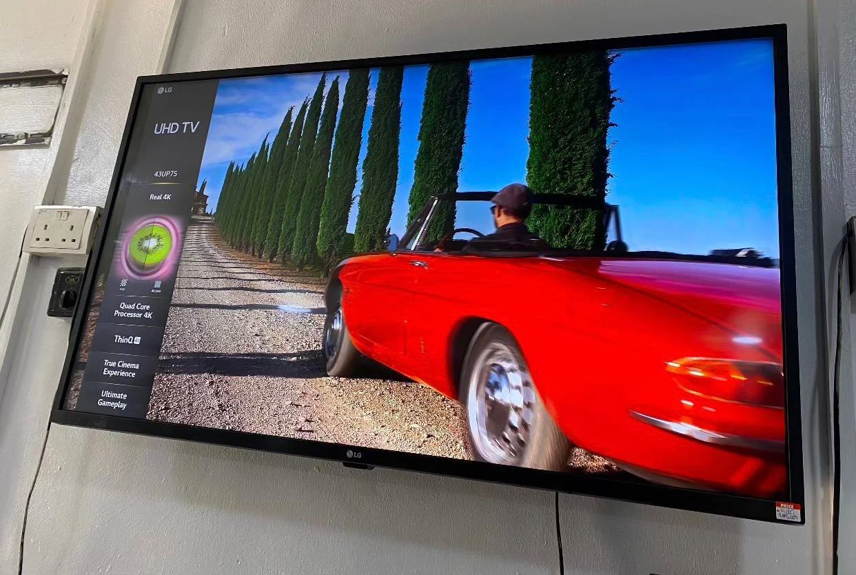 LG  43''  Smart UHD 4K HDR  2020/21 TV