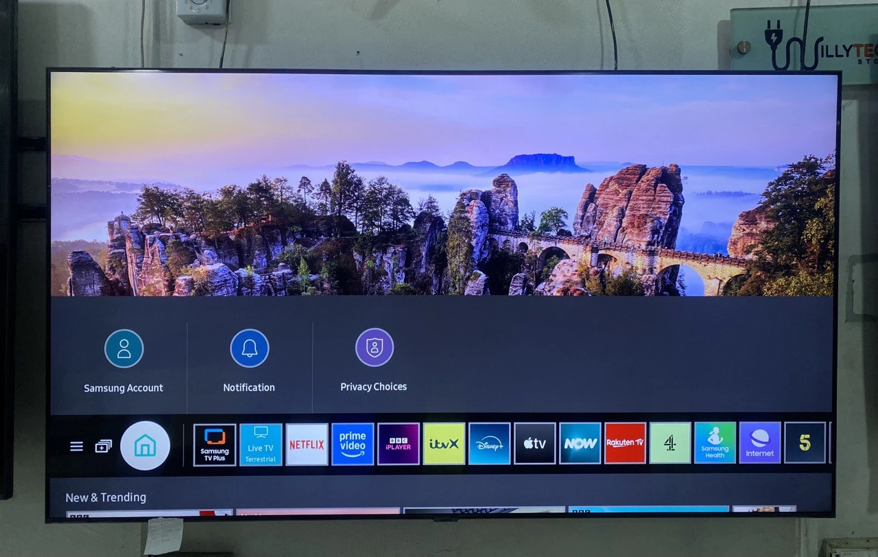 LG  65''  Smart Web OS OLED 4K HDR  2020 TV